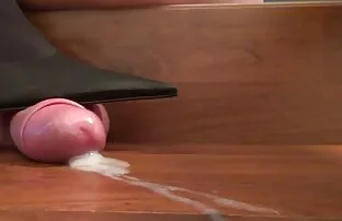 XXX 彼女はハードコアをクソしながら無実の十代の時計ポルノ！! フェラ 無理やり 動画