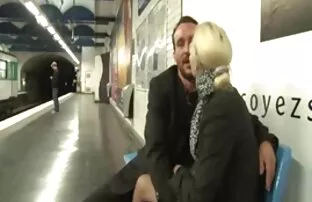 XXX 温泉は金髪が大好き荒性 無理やり アダルト 無料