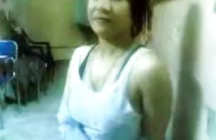 XXX スキニー Naomi食べる大きな長いコック アナル 無理やり 動画