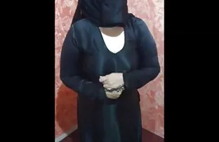 XXX -小さな十代と年上のカップルの三人組 中出し 無理矢理 動画