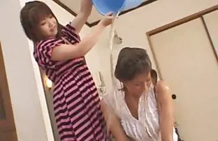 XXX エンジェル長い卒業証書のいくつかの並べ替えに彼女の手を鞭 女子 高生 無理矢理 中だし