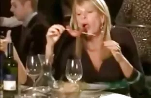 XXX ビキニビーチ肛門合計3穴 無理やり クンニ