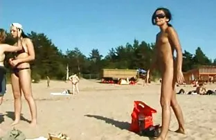 XXX ソフィアFucks滑りと新しいディルド 無理やり エッチ 無料 動画