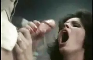 XXX ウーマン 無理やり えろ 動画